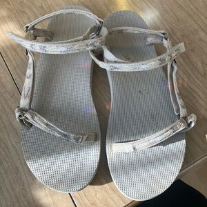 Teva Universal Slim sandals in white pepper